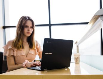 How To Style A Choker You Do Look to Like