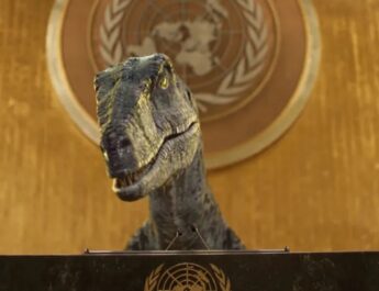 Dinosaurio toma la ONU para exigir a la humanidad no extinguirse