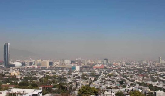 Predomina muy mala calidad del aire en Monterrey