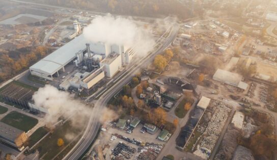 Emisiones de CO2 crecen 6% en 2021 por recuperación económica