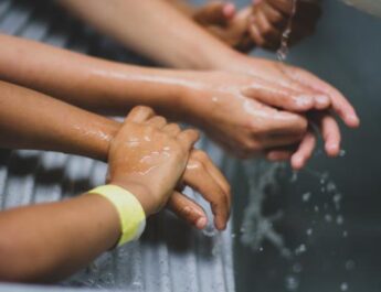 ¡Prepárate! Tips para sobrevivir los cortes de agua en Nuevo León