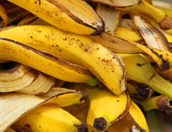 Qué hacer con las cáscaras de plátano o banana