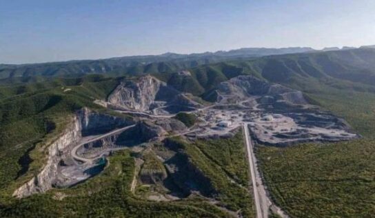 Simulan proteger la sierra de Picachos y favorecen a pedrera