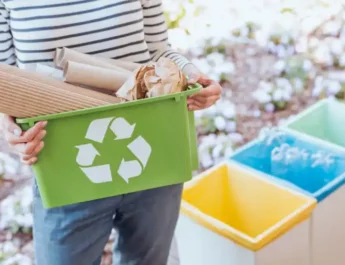 Cómo hacer papel reciclado en casa y 3 ideas para usarlo
