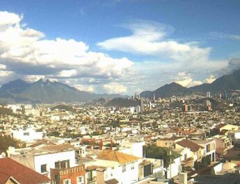 Continuarán temperaturas altas en Monterrey
