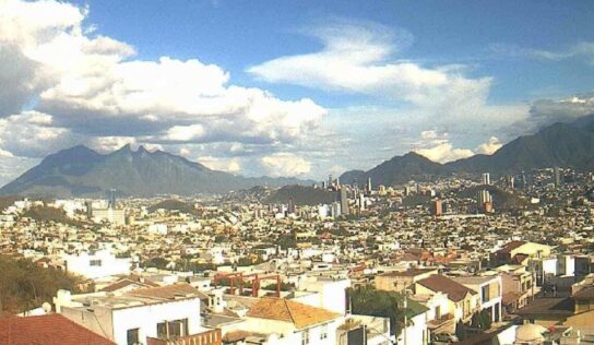 Continuarán temperaturas altas en Monterrey