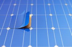 Investigadores desarrollan células solares ultrafinas que capturan el 65% de la luz solar